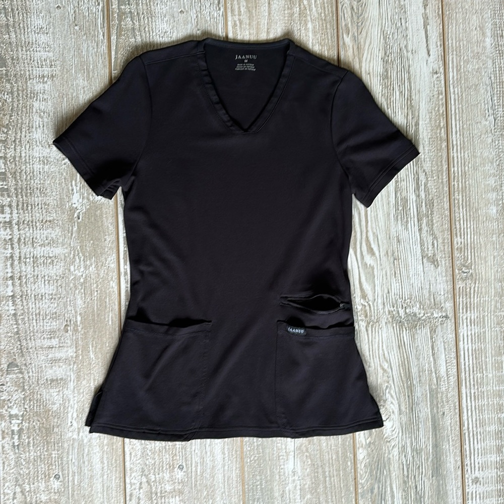 Jaanuu scrub top